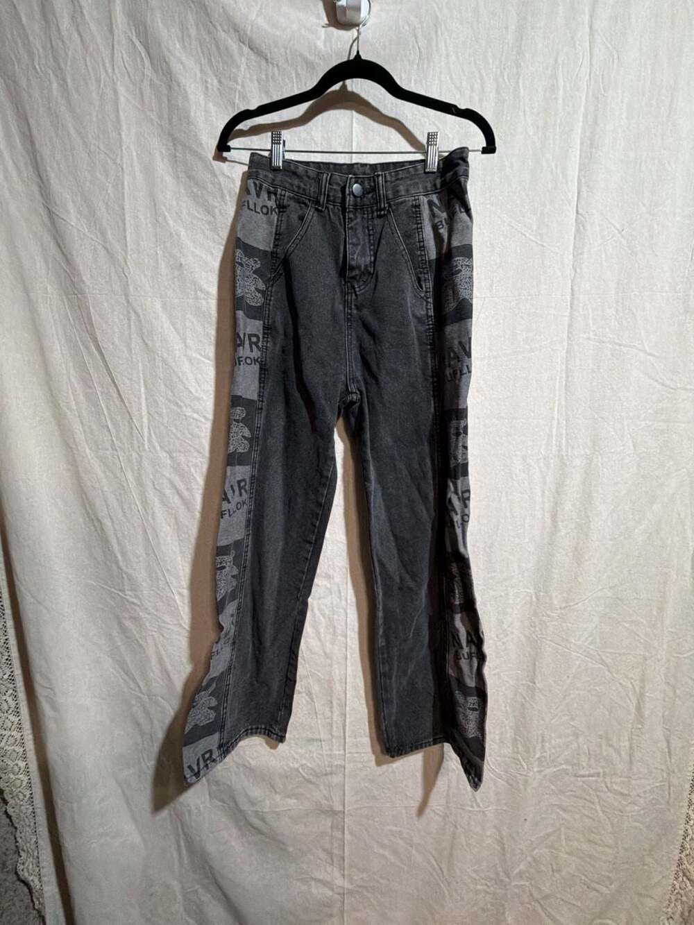 Navr Bufflok Graphic Patch Detail Jeans